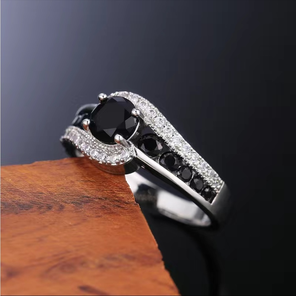 New 925 Silver Dazzling Black Sapphire Delicate Top Quality Ring - Picture 2 of 7